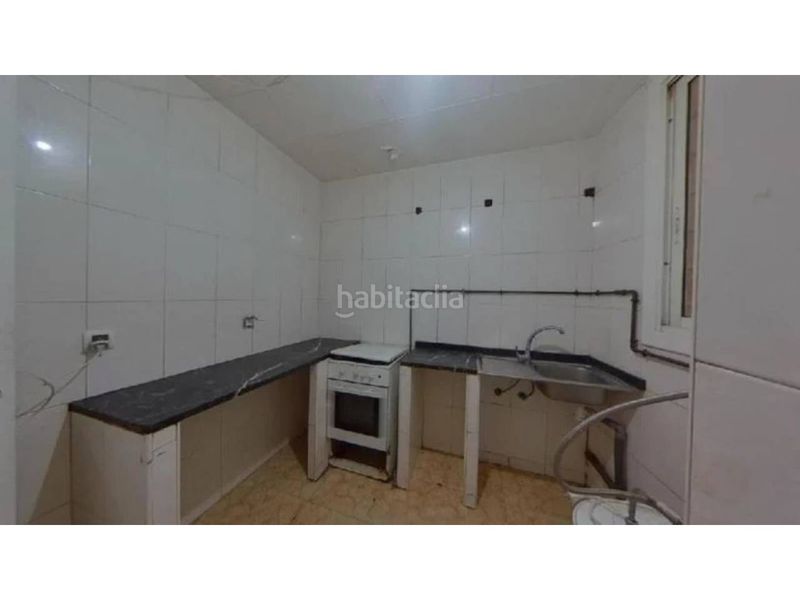 Foto 98aeeb52-47b2-4995-b0a1-588521cbd70b. Pis a Raval Barcelona