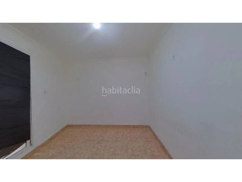 Foto a3083f50-837b-45ca-a873-25b333dd1b13. Pis a Raval Barcelona