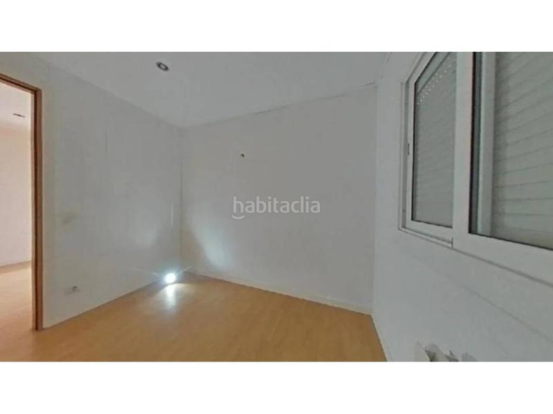 Foto 176bb85f-5215-4c94-a249-02b200093218. Appartement dans Singuerlín Santa Coloma de Gramenet