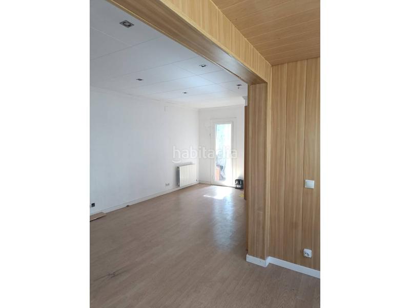 Foto 8d9abb48-396c-49ae-bdbe-16c5dc419df8. Appartement dans Singuerlín Santa Coloma de Gramenet