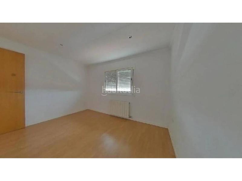Foto a81bbb35-fae1-4d06-939d-2bf72941cfd2. Appartement dans Singuerlín Santa Coloma de Gramenet