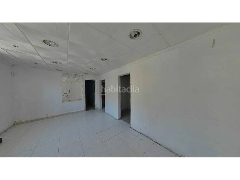Foto 690c56d0-e8e5-402e-9806-f10a95bef410. Piso  en venta en calle espriu en El Raval Santa Coloma de Gramenet