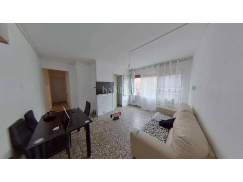 Foto f6f32f91-d830-42b7-bb4a-419ca32efc1d. Piso  en venta en calle teulada en Besòs - Maresme Barcelona