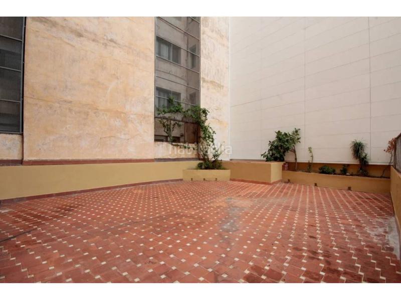 Foto baa4eb52-95d8-49b0-9328-1bb8bbbe7e4f. Piso exclusiva vivienda reformada en calle aribau en Barcelona