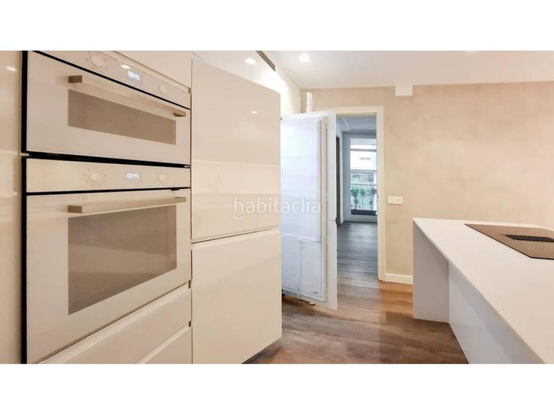 Foto cc5b7749-626f-46ca-9181-bf4cabd4dd1c. Piso exclusiva vivienda reformada en calle aribau en Barcelona