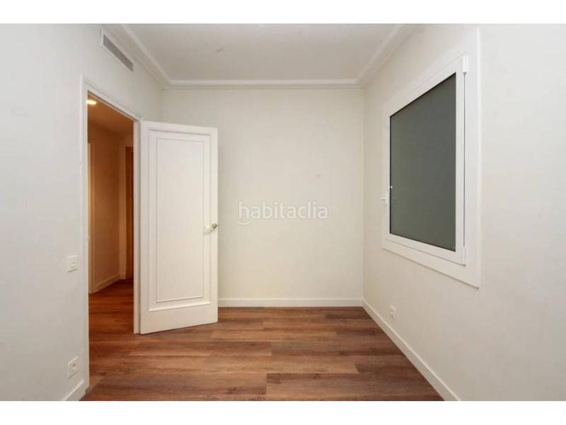 Foto d328c5a7-7d09-4655-b574-2b0943333fc8. Piso exclusiva vivienda reformada en calle aribau en Barcelona