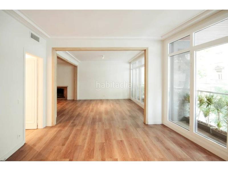 Foto dfae6053-d351-456b-a531-e52d53833eea. Piso exclusiva vivienda reformada en calle aribau en Barcelona