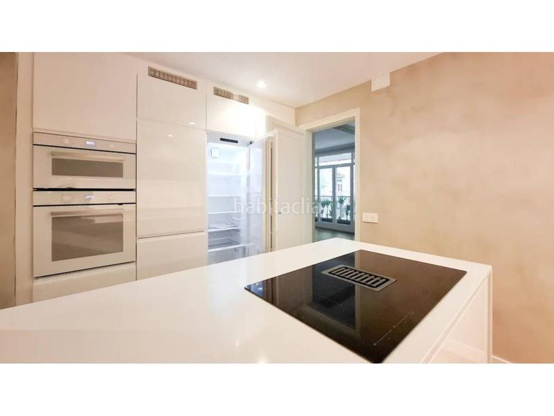 Foto ed6c8d0e-b932-4c52-bcc1-d0e1b96eb63c. Piso exclusiva vivienda reformada en calle aribau en Barcelona