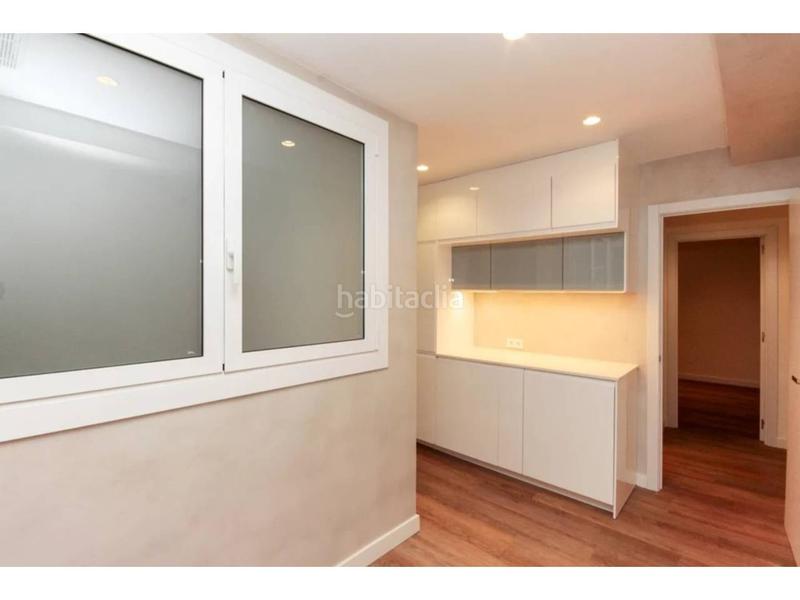 Foto fd78fd2e-9613-47b6-9bf4-56b521949304. Piso exclusiva vivienda reformada en calle aribau en Barcelona