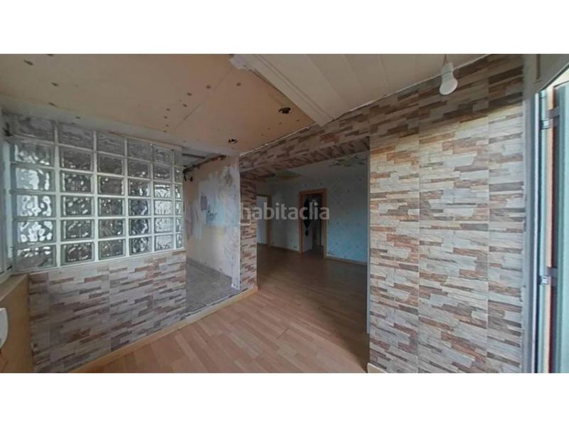 Foto 3bdd5cb2-ba32-4c02-b991-f7fd385d577a. Pis a Sant Joan Baptista Sant Adrià de Besòs