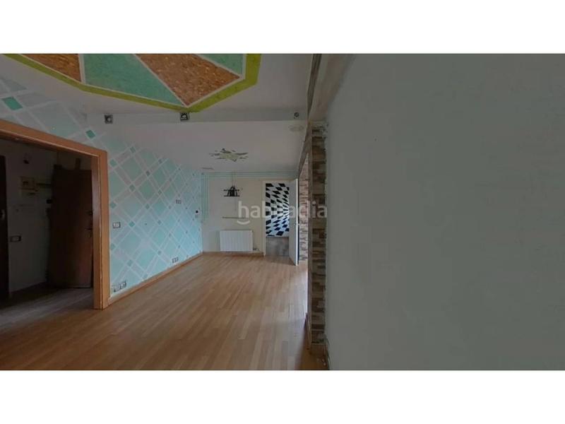 Foto 95ed31fb-b2d2-41cd-9475-0eb55581bdb9. Pis a Sant Joan Baptista Sant Adrià de Besòs