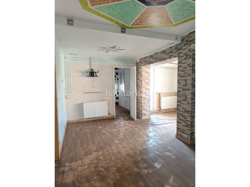 Foto f1f28f89-5e31-47c4-82a1-7e04960566bf. Pis a Sant Joan Baptista Sant Adrià de Besòs