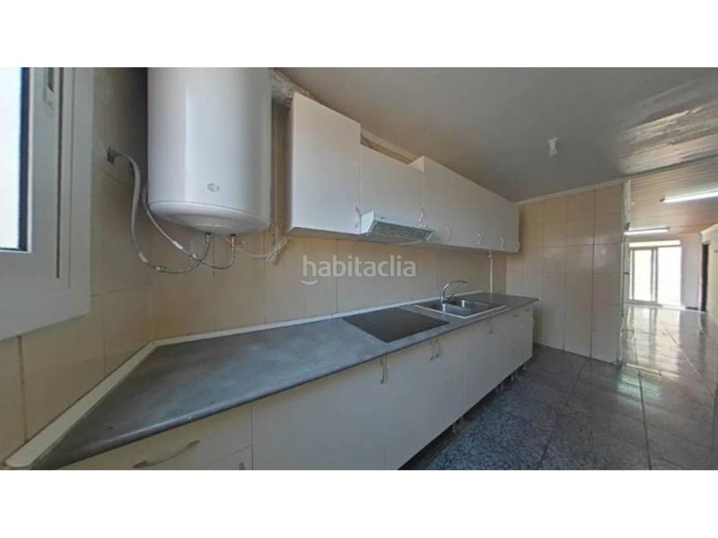 Foto 9c5298d2-bef4-4f92-a524-d21cbccbef59. Pis a Raval Barcelona