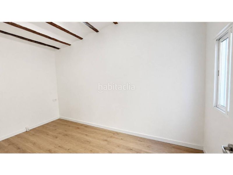 Foto 0b123cfb-eec8-4873-aa45-1bef631d6e7f. Àtic a Raval Barcelona