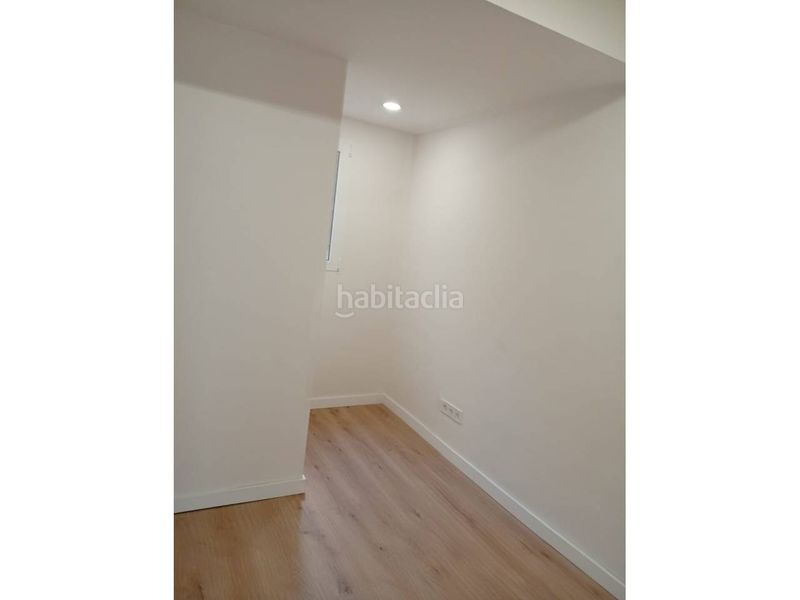 Foto 1d8c3177-313d-4e5a-906c-3df47133bb7c. Pis a Raval Barcelona