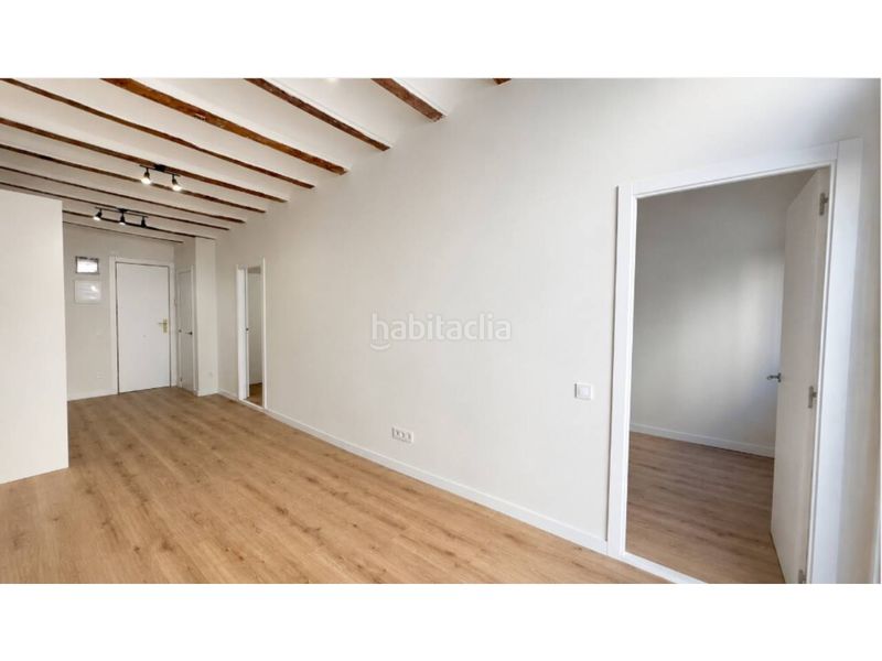 Foto 9da81889-06f5-49da-9775-7143a8f6cb2c. Àtic a Raval Barcelona