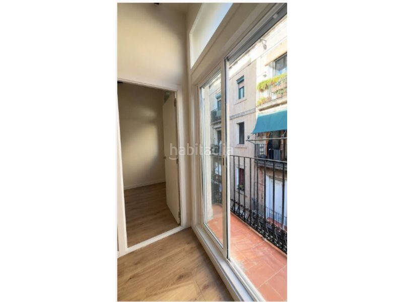 Foto e6aaa721-3637-4839-a3ca-457f1c09ddaa. Àtic a Raval Barcelona