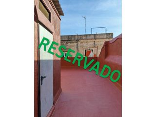 Àtic  Calle botella. Estrena piso junto a sant antoni abat en perfecto estado