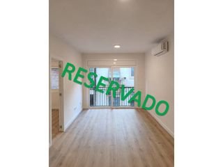 Pis  Calle joan de peguera. Piso reformado en el corazón del clot