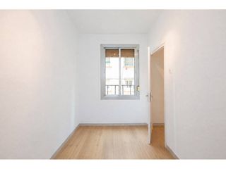 Pis  Calle calderón de la barca. Piso de 4 habitaciones listo para entrar a vivir en calderón de