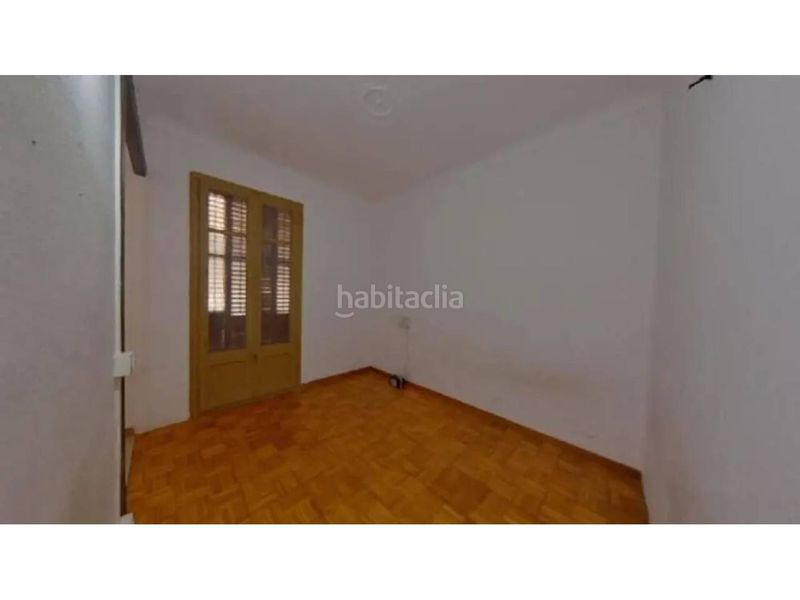Foto e6eb39dd-04de-49aa-852a-1089e6438a96. Pis a El Clot Barcelona