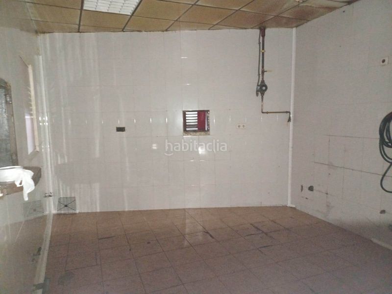 Foto 8d79cc04-281a-450a-b183-b15eaa52a03e. Local comercial a Numancia Madrid