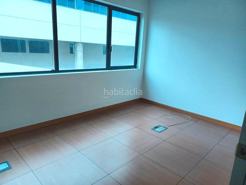 Foto cf4c1d03-5e5c-47d6-923b-7faf9fa1c29d. Oficina  en venta en Palomeras Sureste Madrid