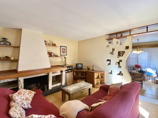 Haus  Verge de la guia. Casa unifamiliar en venta en olot