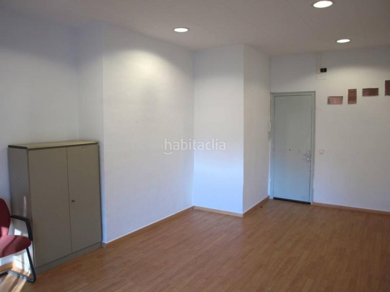 Foto dcad7c9c-6dfb-4b63-bf82-b3fdb4d76aa0. Alquiler oficina local en alquiler en Olot