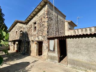 Casa adossada a Santa Pau. Finca rustica en venta santa pau