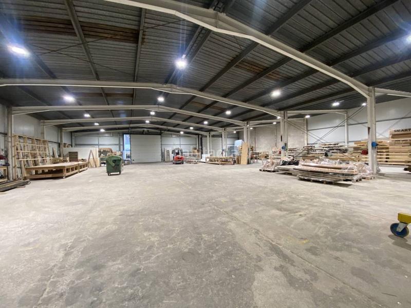 Foto 348b27db-4fb8-4072-9caa-0ac867547a78. Nau industrial a hpolit lazaro 13 a Olot