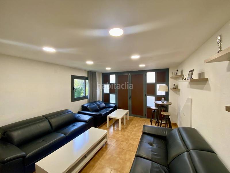 Foto 4f878576-a5a1-4883-8b6c-69731157dcd3. Chalet  en venta en Olot