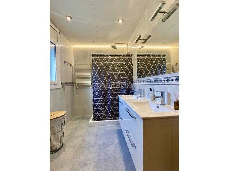 Foto 6c979be1-a61d-4ef9-b522-efb4b085f110. Chalet  en venta en Olot