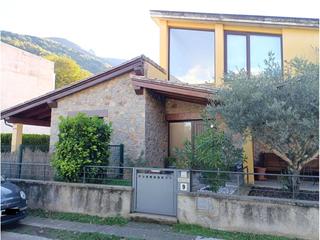 Maison jumelée à Vall d´en Bas (La). Piso en venta en puigpardines