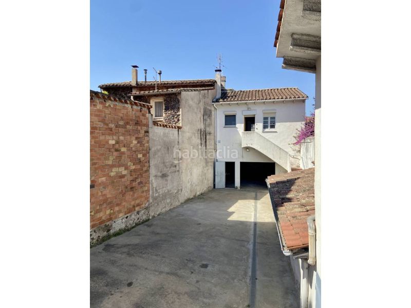 Foto bd6f65af-32ba-4aba-b6ba-afcf90c4de3d. Casa amb calefacció aparcament a Sant Joan les Fonts