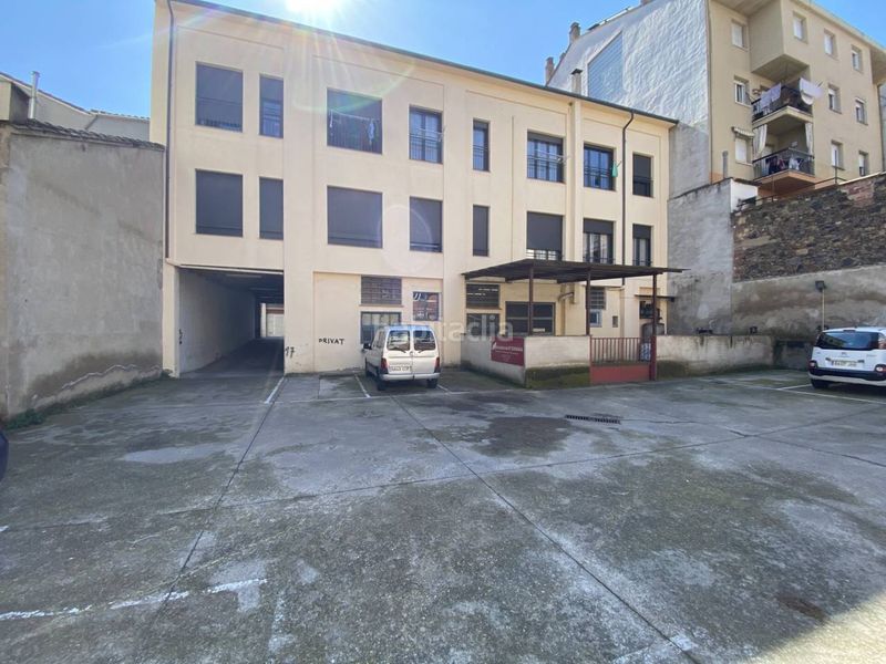 Foto dbb5a7fa-4e91-4b87-a66a-9f7af80c9394. Local commercial dans calle sant antoni maria claret 4 dans Olot