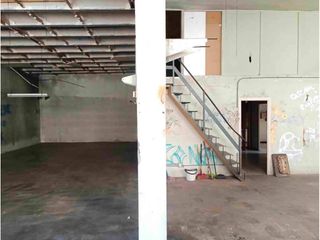 Capannone industriale in Calle mosén gelabert 6. Nave industrial en venta en olot