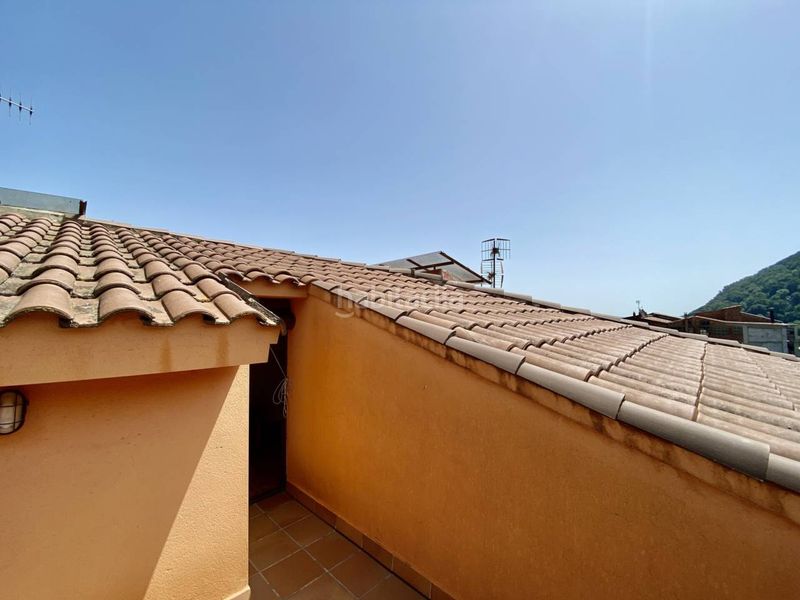 Foto 49f00ba9-49f8-4020-902c-6a5c5ea1ca36. Dúplex  en venta en Castellfollit de la Roca
