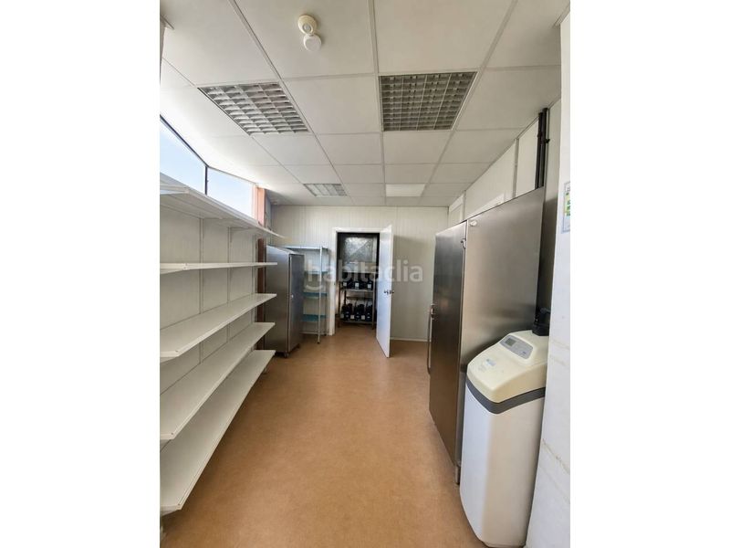 Foto 64bb6f8a-c9c0-49ec-8360-bf05ae99c0ea. Lloguer local comercial a Olot