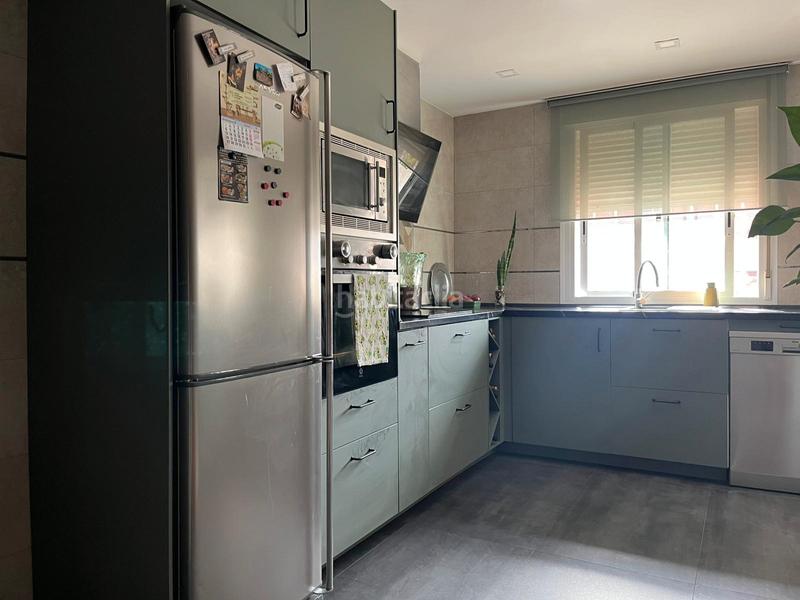 Foto e1101e70-abc0-426e-a00e-487065db51f5. Chalet avec cheminée chauffage parking dans El Arroyo-La Fuente Fuenlabrada