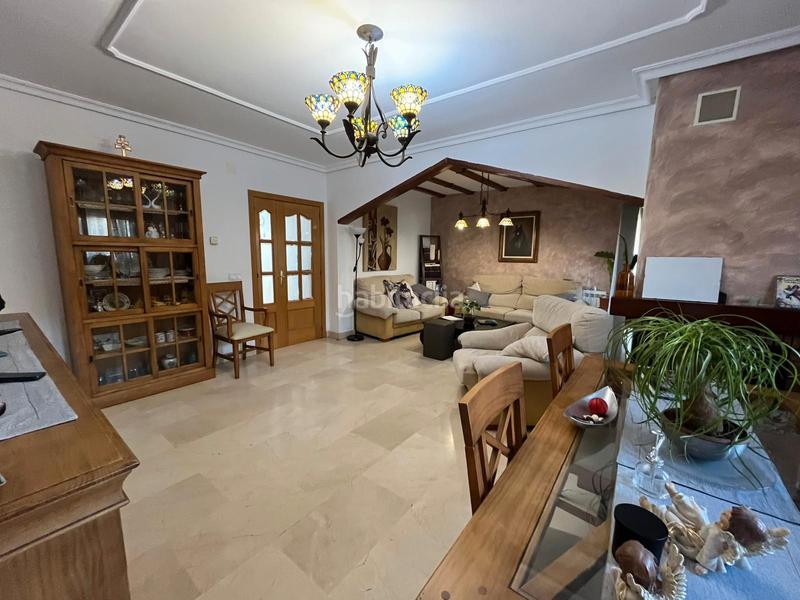 Foto f579f5ba-126e-493c-80bb-ce1f7742bce2. Chalet avec cheminée chauffage parking dans El Arroyo-La Fuente Fuenlabrada