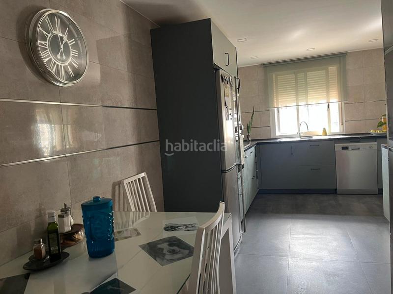 Foto 979a9ba8-5af5-49f2-be91-ddefa664b077. Chalet avec cheminée chauffage parking dans El Arroyo-La Fuente Fuenlabrada