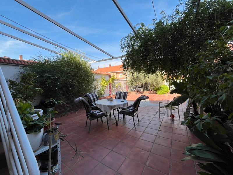 Foto f0d58d9e-ae89-4b71-81f7-9f61c99535b5. Chalet avec cheminée chauffage parking dans El Arroyo-La Fuente Fuenlabrada