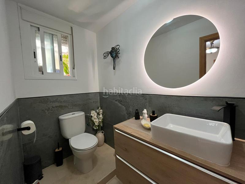 Foto fcf2fcbb-b7a9-475b-9839-01534e0d2a56. Chalet avec cheminée chauffage parking dans El Arroyo-La Fuente Fuenlabrada