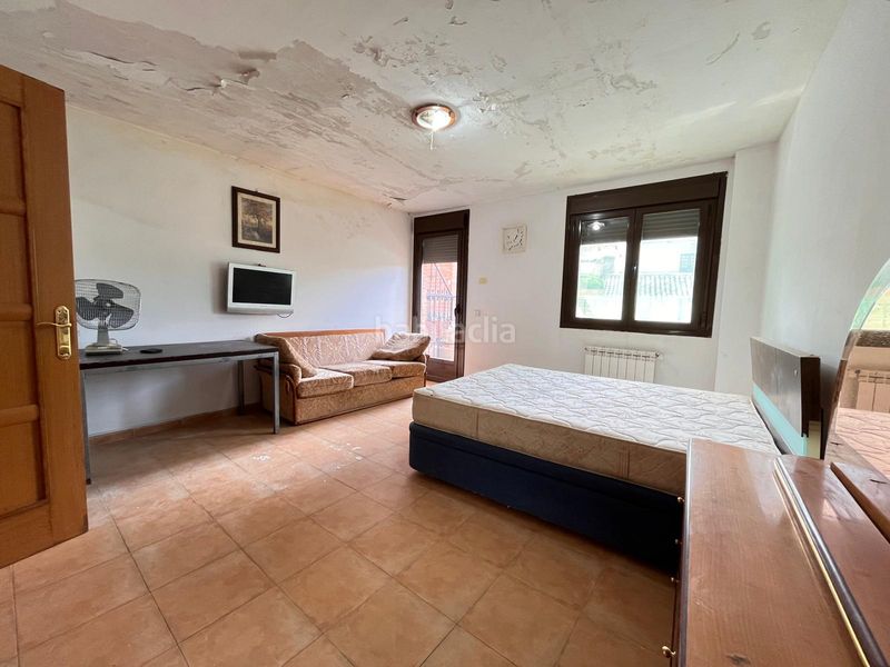 Foto 194196af-0427-41c1-8136-7594f4e7ecd6. Piso en calle san francisco 50 edificio completo en Navalmorales (Los)