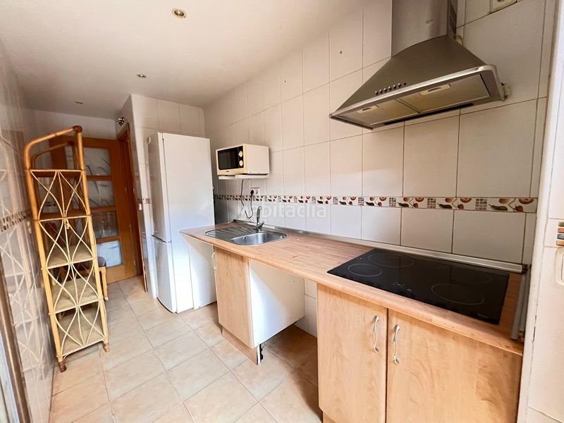 Foto 759bbb91-d53f-417b-8402-73a147f094c2. Piso en calle san francisco 50 edificio completo en Navalmorales (Los)