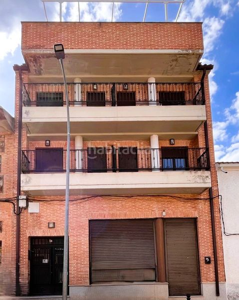 Foto 7a05b791-303d-4866-845a-9b0c4b09a3f1. Piso en calle san francisco 50 edificio completo en Navalmorales (Los)