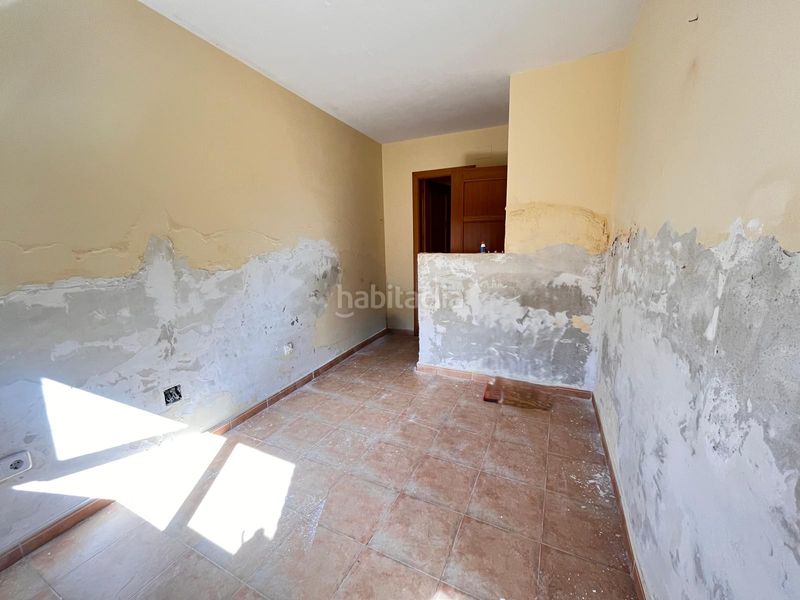 Foto 90e0aa28-b854-4126-b8d2-260a0431379c. Piso en calle san francisco 50 edificio completo en Navalmorales (Los)