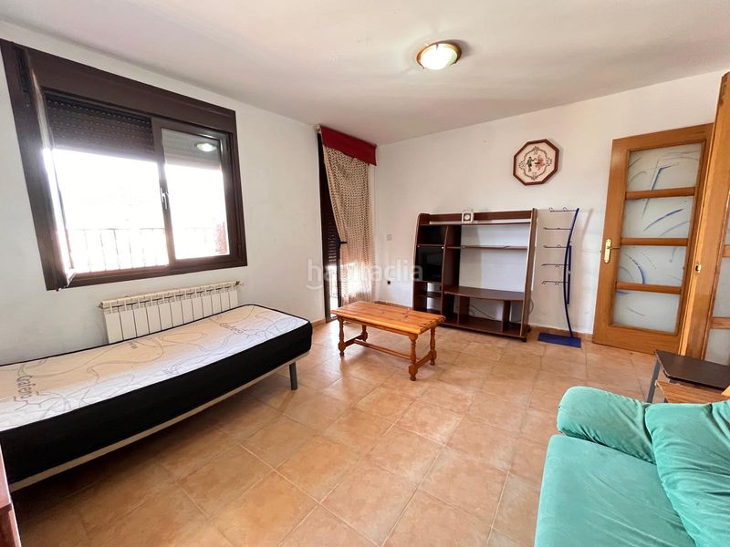 Foto c22869bf-c005-4efe-8404-f7f4d9484004. Piso en calle san francisco 50 edificio completo en Navalmorales (Los)