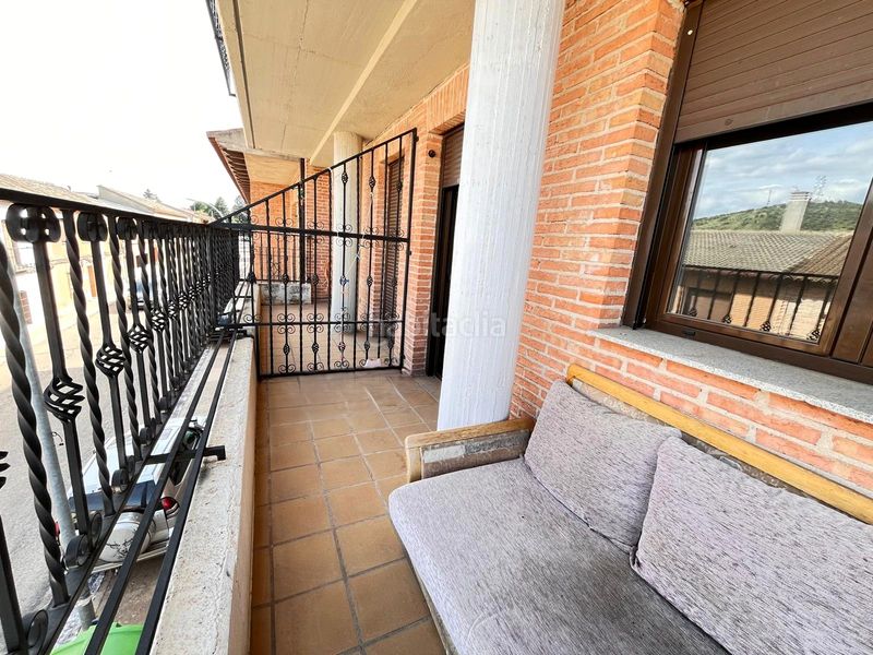 Foto f09fa6ca-83db-482a-aece-63a0943fcd99. Piso en calle san francisco 50 edificio completo en Navalmorales (Los)